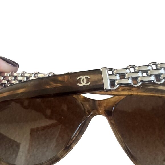 Chanel Cat Eye Sunglasses With Chain Temples & Brown Gradient Lenses - Picture 2 of 8